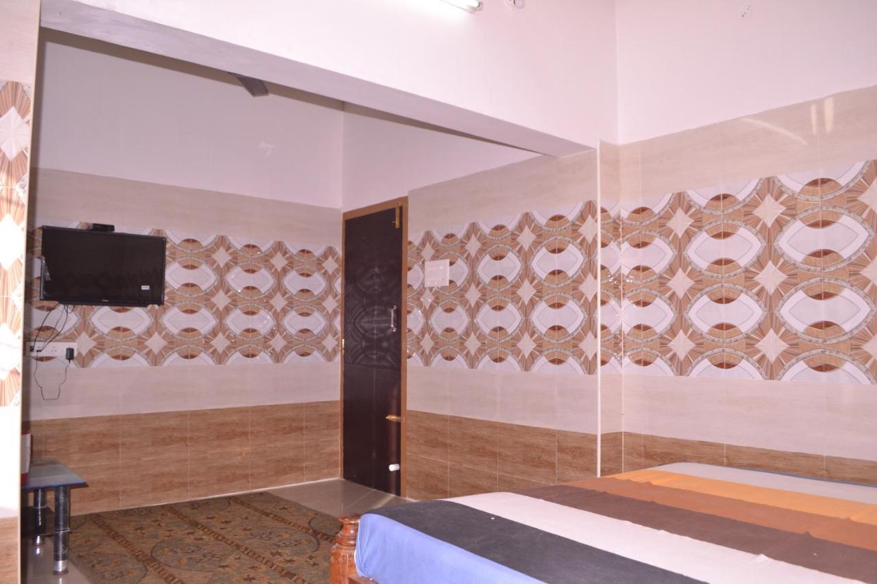 Yuga Guest House Kuttālam Kültér fotó