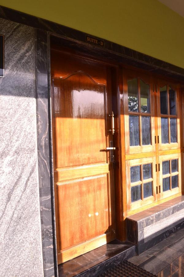 Yuga Guest House Kuttālam Kültér fotó