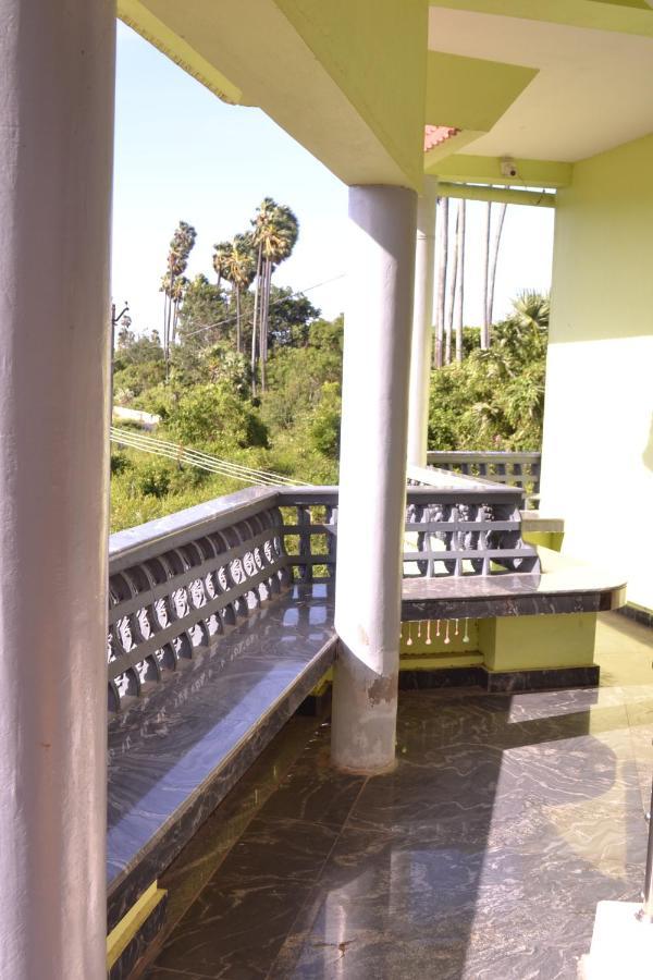 Yuga Guest House Kuttālam Kültér fotó