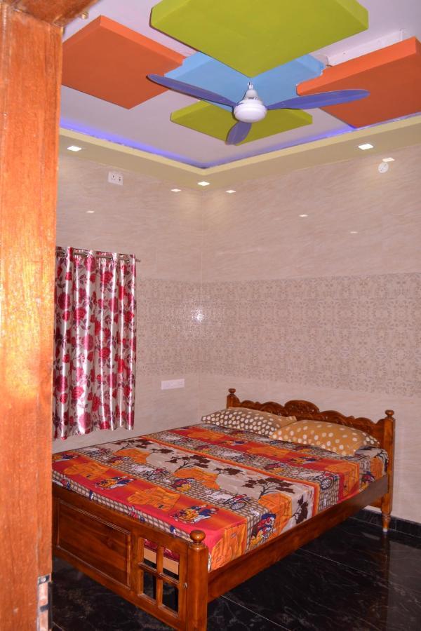 Yuga Guest House Kuttālam Kültér fotó